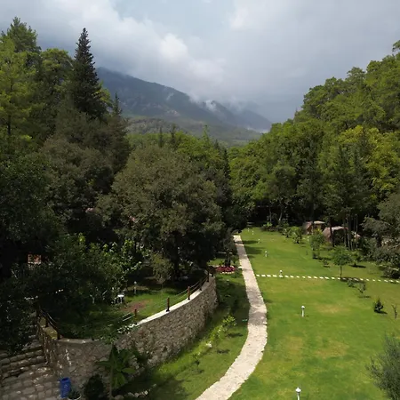 Yusalis Garden Çıralı