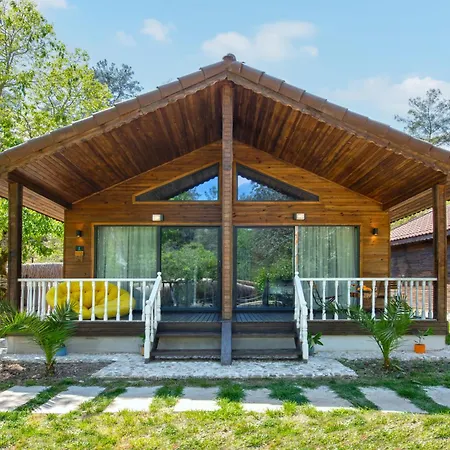 Yusalis Garden Çıralı