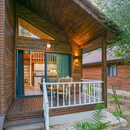 Lodge Yusalis Garden Çıralı