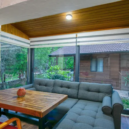 Yusalis Garden Lodge Çıralı