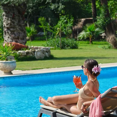 Lodge Yusalis Garden Çıralı
