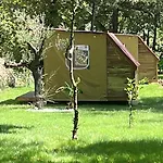 Yusalis Garden Domek letniskowy *