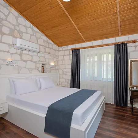Yusalis Garden Lodge