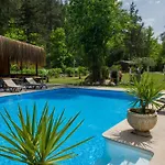 Lodge Yusalis Garden *