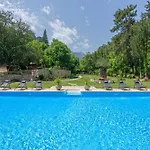 Lodge Yusalis Garden *