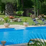 Lodge Yusalis Garden